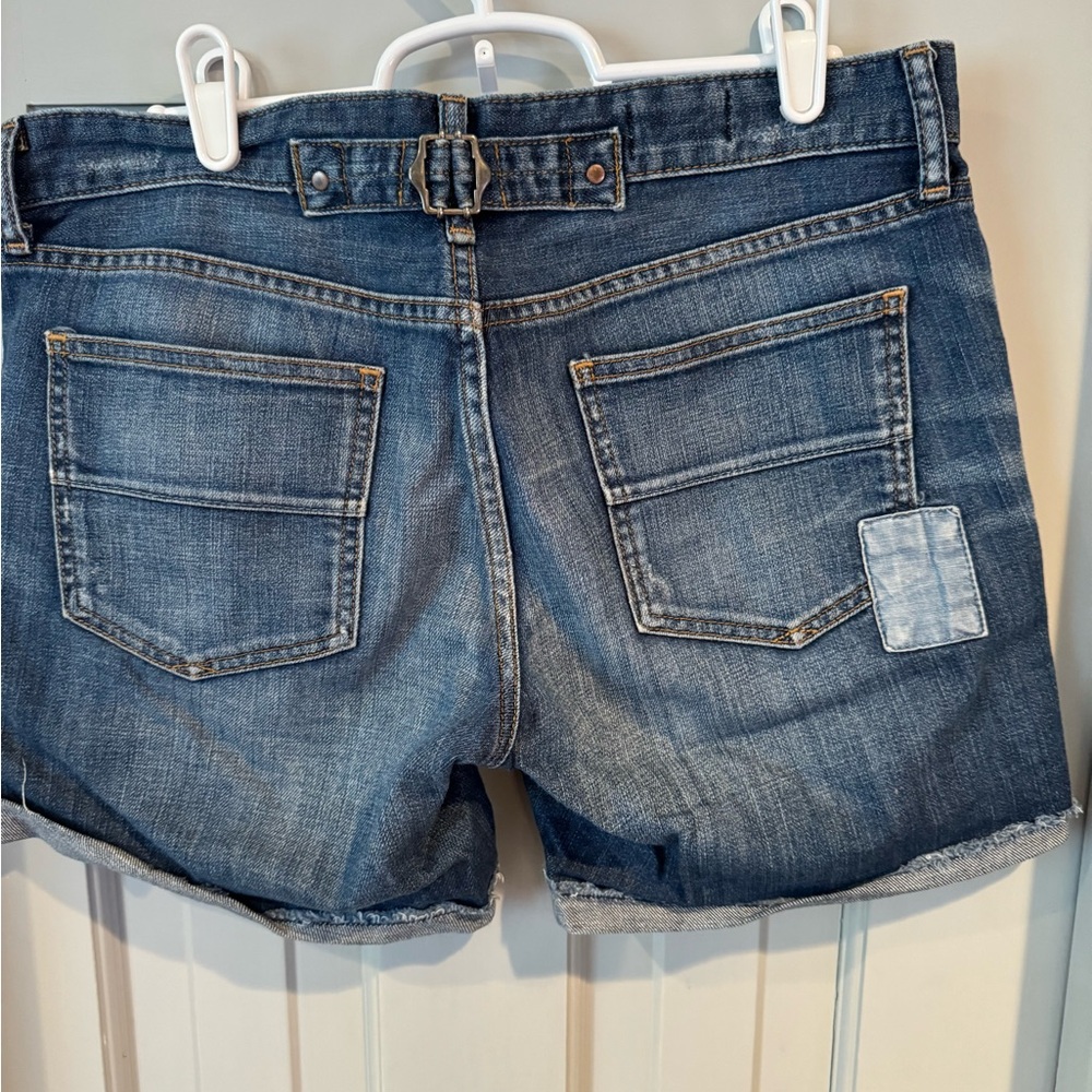 Gap ladies denim shorts - Picture 2 of 3